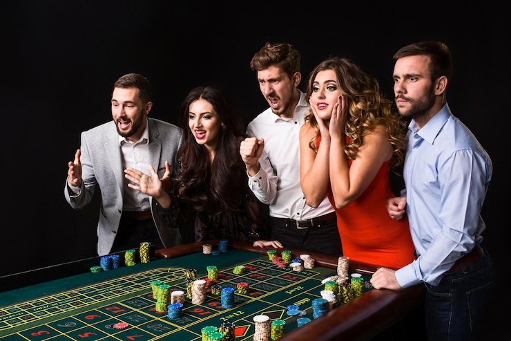 Antarmuka aplikasi Android dwi togel menampilkan meja live-dealer dan menu permainan